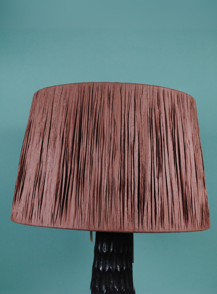 Lampada da tavolo decorativa. In Legno di Mango e Rafia. Nera e Marrone. 60 W. DIA 30 x H 50 cm