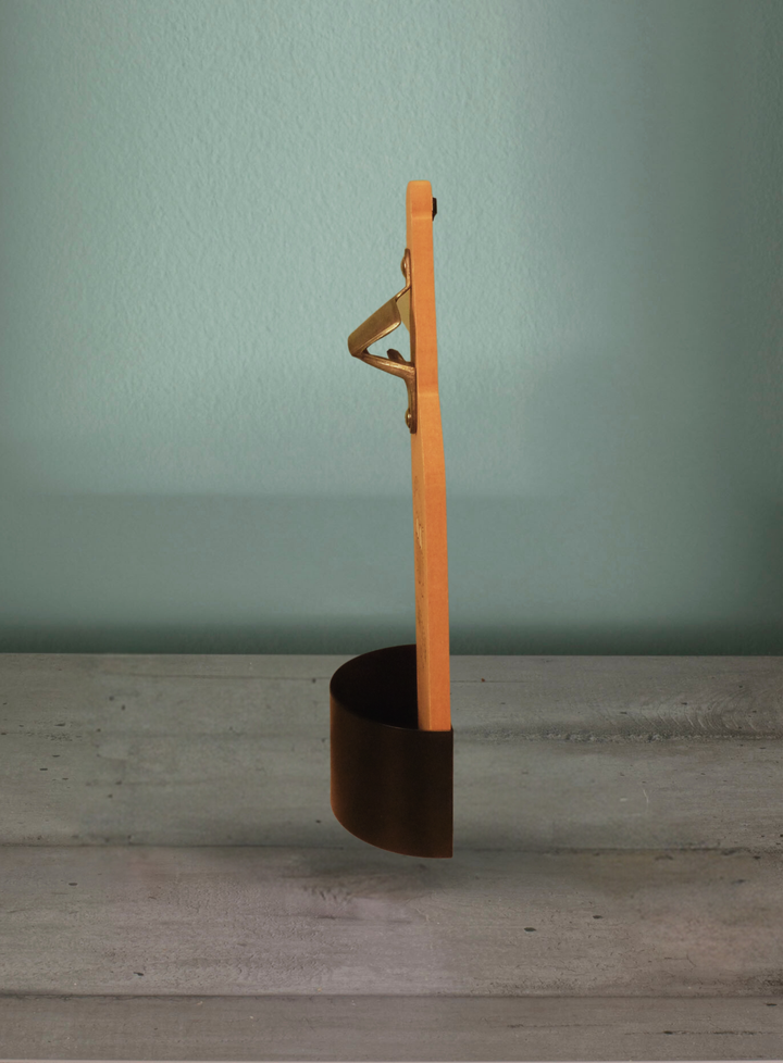 Apribottiglie "Craft Beer". Colori nero e legno naturale. Metallo e legno. 10x28cm