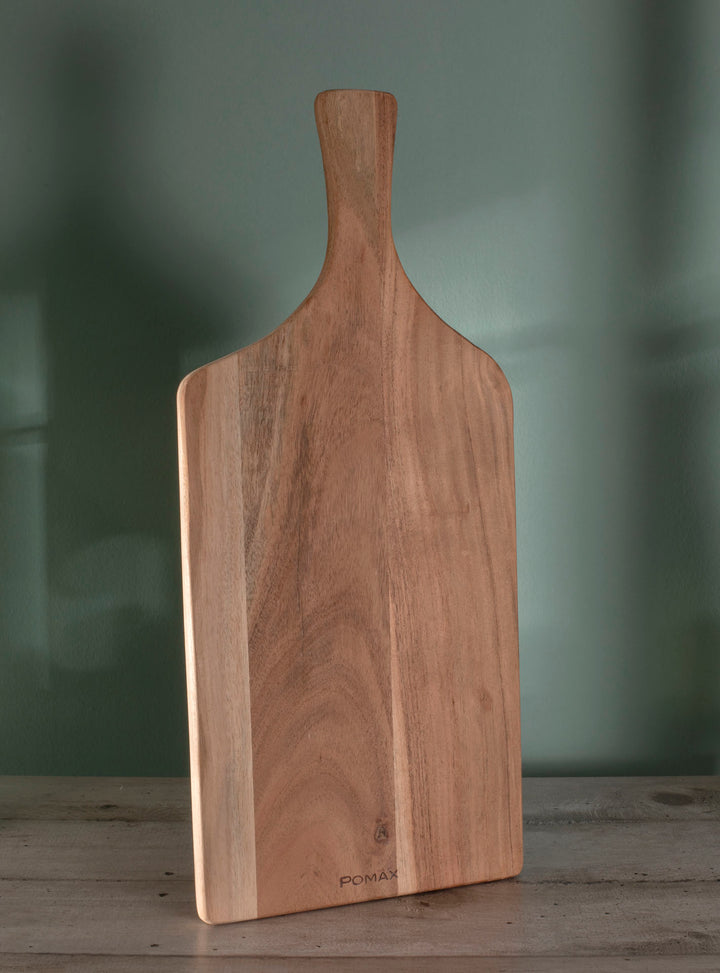 Tagliere resistente, linea elegante. Legno d'acacia. Colore legno naturale. L 50 x W 22 x H 1,5 cm.