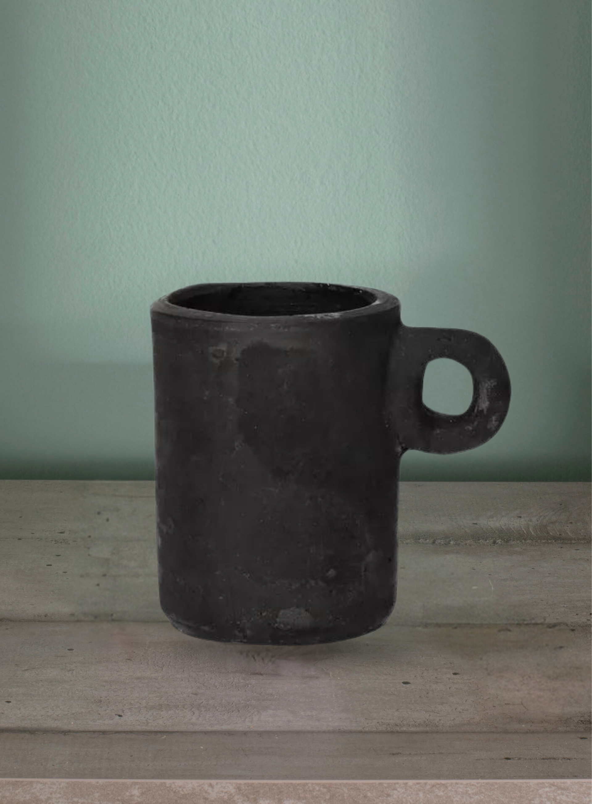 Vaso per Fiori decorativo a forma di Tazza. In Terracotta. Colore Nero Opaco. DIA 7 x H 9 cm