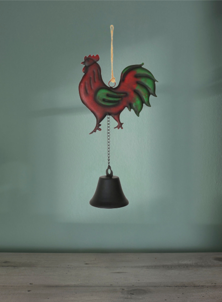 Campanello sospeso con gallo. Effetto ruggine. Metallo. 20x10x45cm