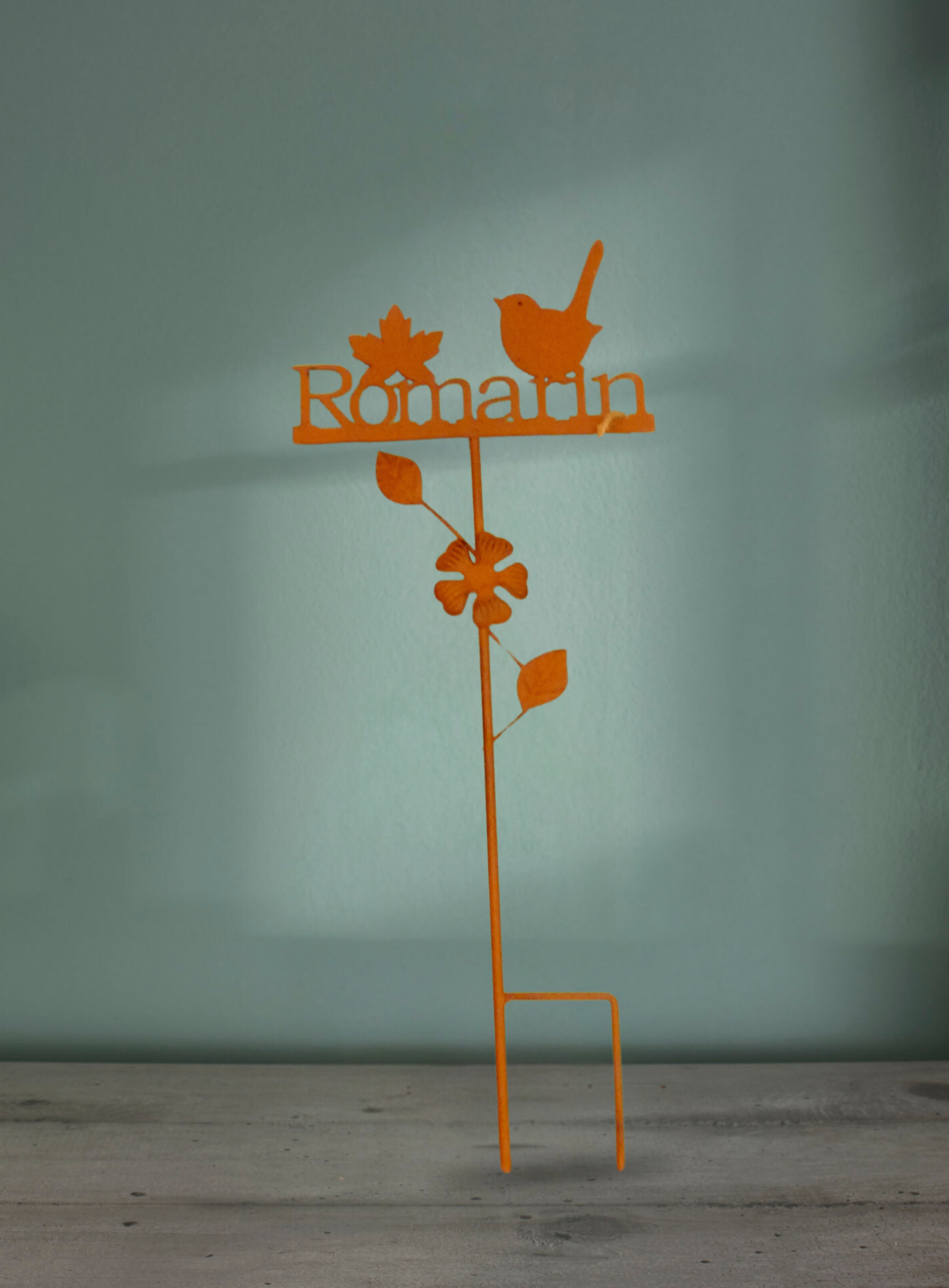 Supporto decorativo per piante - garden stick. Tema natura, scritta "rosmarino". Colore effetto ruggine. Metallo. 12x36cm